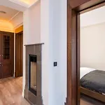 Wonder Homes - Ultra-Modern Flat, 3 Bedroom & 1 Min To Taksim Square
