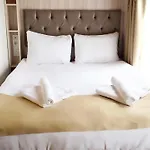 Qonaq Hotel & Suites