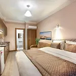Seven Roses Apart Hotel