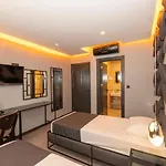 White Palace Hotel