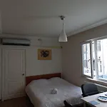 Silent Corner 6