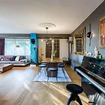 Elegant Flat With Fascinating Bosphorus View In Besiktas