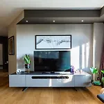 Elegant Flat With Fascinating Bosphorus View In Besiktas