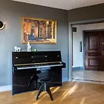 Elegant Flat With Fascinating Bosphorus View In Besiktas