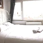 6 Romantic City View Flat With Terrace