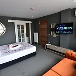 Bizim Suit