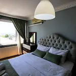 2Br-1Lr Seaview Family Place Next To Center