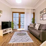 Spacious And Comfy 2Br In The Heart Of Cihangir
