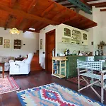 Cozy Mountain House Surrounded By Nature In Beykoz