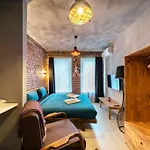 Classy Furnished Studio In The Heart Of Karakoey