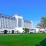 The Green Park Pendik