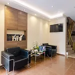 Zendy Suite Hotel