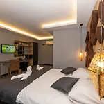 Fly And Stay Airport Hotel
