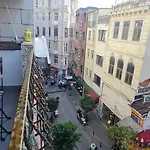 Galata Duplex Apt. *Balcony* 1 Min To Metro Stn.