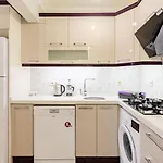 Lovely Central Flat Near Metro Station In Sisli