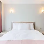 Lovely Central Flat Near Metro Station In Sisli