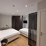 10M2 Hotel