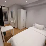 10M2 Hotel