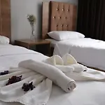 Big Molls Hotel
