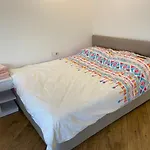 Cosy House Pool-Gym-Wifi-Air Conditioner-Car Park