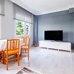 Incredible Flat W Halic View In Beyoglu