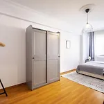 Centrally Located Sleek And Modern Flat In Sisli