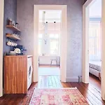 Modern&Old Style Flat In The Center Of Cihangir