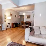 Vibrant Flat With Balcony In Sisli