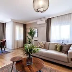 Modern Flat Close To Istiklal Street With Balcony