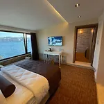 Kavi Seaside Hotel