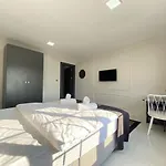 Cozy Flat With Central Location In Beyoglu
