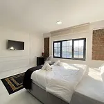 Cozy Flat With Central Location In Beyoglu