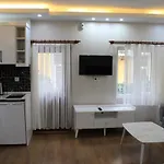 Beyoglu Asmalimescit\'Te Mobilyali Balkonlu Daire