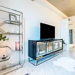 Splendid Residence Flat With City View In Bomonti