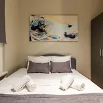 Mesmerizing Flat With Bosphorus View In Beyoglu