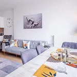 Charming Flat With City View In Atasehir