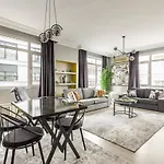 Bohemian Flat In Nisantasi With Central Location