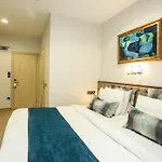Di Pera Residence