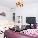 Central Flat Near Trendy Attractions In Kadikoy