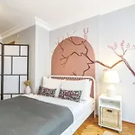 Gorgeous Flat With Lovely Balcony In Nisantasi
