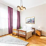 Historical Flat With A Lovely Sea View In Beyoglu