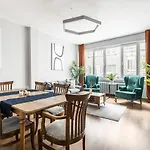 Exceptional Flat With Balcony In Sisli