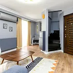 Vibrant Flat 500 M To Uskudar Ferry Station
