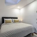 Sleek Residence Flat With Great Location In Sisli