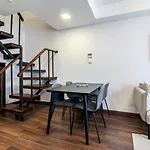 Sleek Residence Flat With Great Location In Sisli