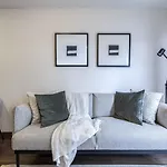 Sleek Residence Flat With Great Location In Sisli