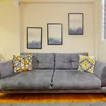 Centrally Located Flat With Balcony In Beyoglu