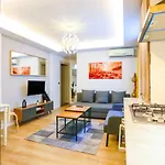 Charming Flat 500 M To Uskudar Ferry Station