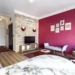 Charming Flat Near Kennedy Avenue In Fatih