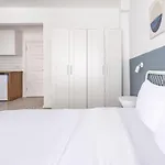Sleek Studio Flat With Central Location In Kadikoy